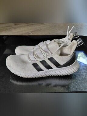 1 HR SALE✅️ Adidas White and Black Athletic Sneakers